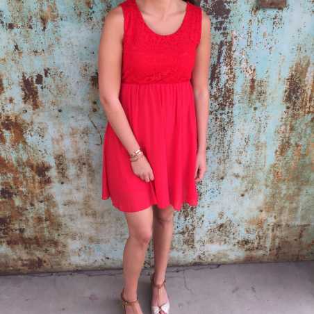 ROBE ROUGE A DENTELLE