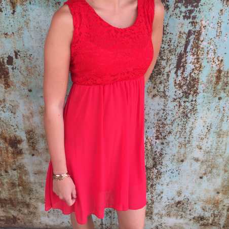ROBE ROUGE A DENTELLE